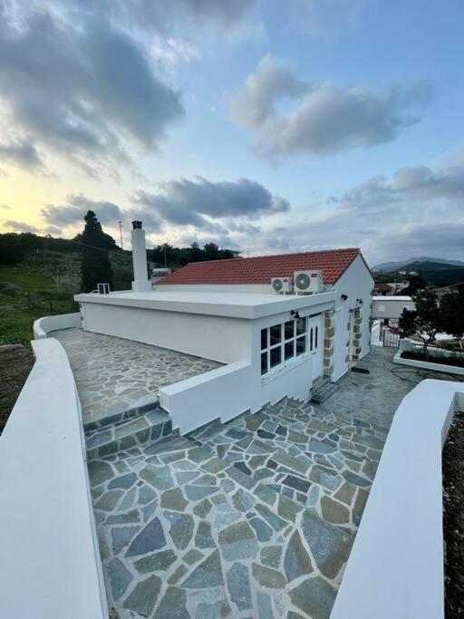 Villa Eftychia Serene Getaway With Hot Tub In A Quiet Location Kíssamos Eksteriør billede
